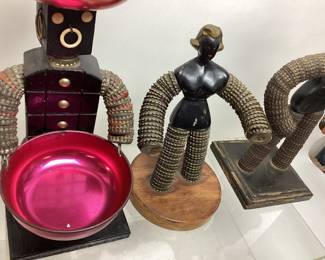 (6) VTG. BOTTLECAP FOLK TRAMP ART ASHTRAY/BOWL HOLDER FIGURINES
