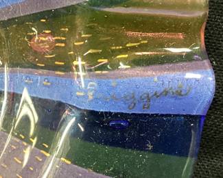 SIGNED HIGGINS VTG. MCM ART GLASS ASHTRAY