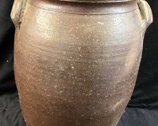 ANTIQUE 2gal BROWN SALT GLAZE STONEWARE CROCK, 11in, TAB HANDLES IN GOOD CONDITION,