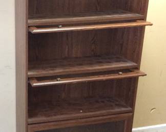 VINTAGE 4 SHELF BARRISTER STYLE BOOKCASE NO SHIPPING PICKUP ONLY