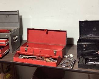 3) TOOL BOXES WITH ASSORTED LOOSE TOOLS Mac Tool box, 2 drawer craftsman and 1 tray craftsman. Some Mac, Snap-On, Craftsman