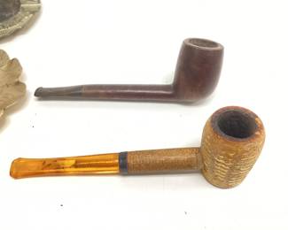 VTG KAYWOODIE FILTER ALUMINUM PIPE, MISSOURI MEERSCHAUM CORN COB PIPE AND DARK BRIAR WOOD PIPE AND 2 ASHTRAYS