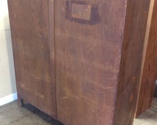 ANTIQUE MISSION OAK DOUBLE DOOR BOOKCASE LEFT GLASS PANEL IS BROKEN AT THE BOTTOM NO SHIPPING PICKUP ONLY