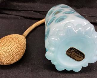 VINTAGE FENTON DeVILBISS BLUE OPALESCENT COIN DOT PERFUME ATOMIZER WITH MESH BULB, IN GOOD CONDITION