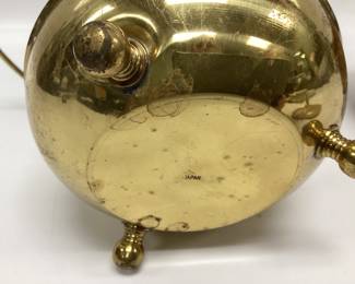 VTG. BRASS SMUDGE POT AND COPPER CAULDRON 7 AND 4 INCHES TALL. BRASS SMUDGE POT MADE IN JAPAN