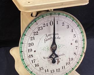 VTG. AMERICAN FAMILY KITCHEN SCALE