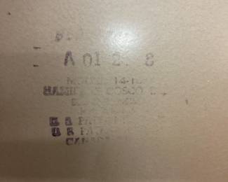 MCM CARD TABLE WITH 4 CHAIRS AND 5 SAMSONITE FOLDING CHAIRS