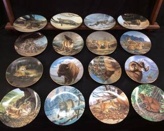 (16) EDWIN KNOWLES & W.L. GEORGE AMERICAN WILDLIFE COLLECTORS PLATES WITH 2 WALL HANG DISPLAY RACKS
