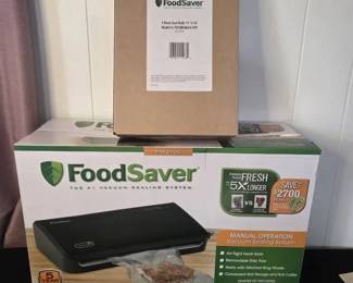 Foodsaver FM2100 Vacuum Sealing System New In Box 