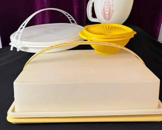 Four Pieces Of Vintage Tupperware