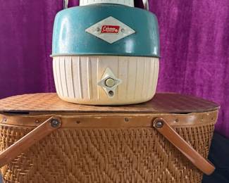 Picnic In The Old Style