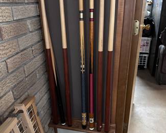 Dufferin cues, made in Canada