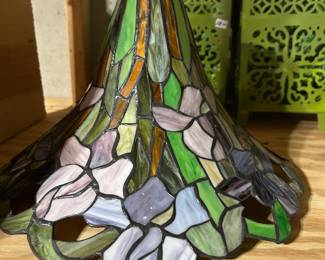 STAINED GLASS LAMP SHADE