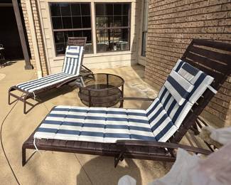 lounge chairs with cushions