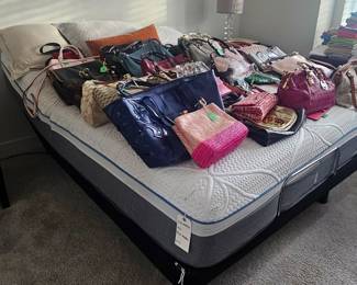 att.x1CkCfr upcq1MeHdWYqL7d Jxl2enqOv4mGYJ0M4EI