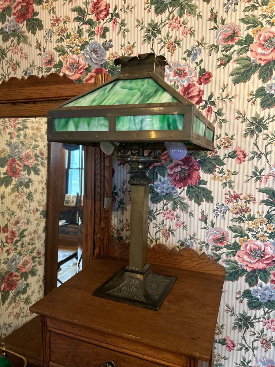 Beautiful Art Deco brass lamp in excellent condition 