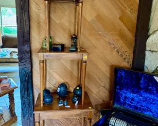 Ethan Allen nesting tables
Accordion
Collectibles