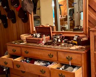 Vtg 10 drawer dresser with XL mirror