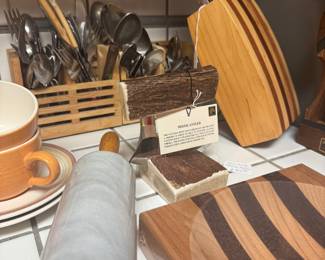 Ula chopping block with Moose handled Ula chopper (new)