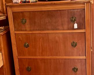 Vtg dresser