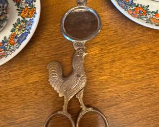 Soft boiled egg cutter