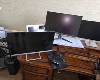 Lots of HP monitors