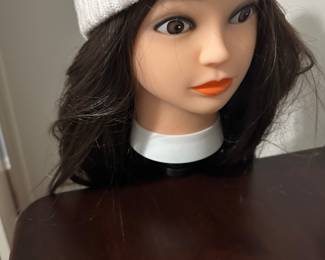 Hairdressing mannequin