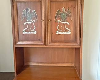 vintage Early American "Dry Sink" style hutch, a popular furniture design from the mid-20th-century Colonial Revival era