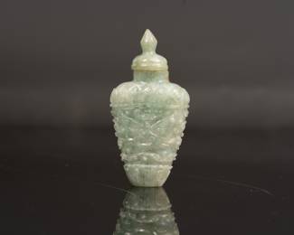 Chinese Carved Jade Snuff Bottle
