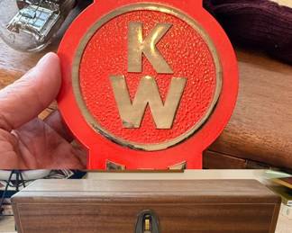 Kenworth Bug Hood Emblem Radiola Tube Radio