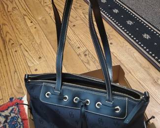 Dooney & Bourke purse