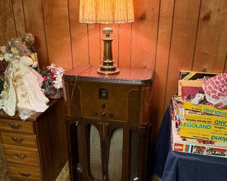 Antique Philco Radio