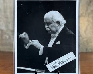 This lot features a signed photograph of American conductor, Arthur Fiedler. 
