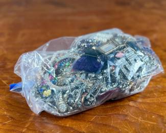 This lot features a collection of quality costume jewelry with a total approx. weight of 2.5lbs.