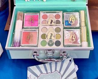 Make Up Kit