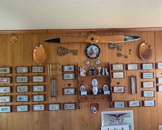 note copper, blue and white, iterntional currency, airplane propeller