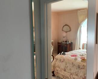 Beveled mirror