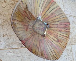 Decorative glass bowl