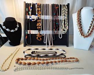 Large Assorted Necklace Lot  Beaded, Faux Pearl  Statement Styles