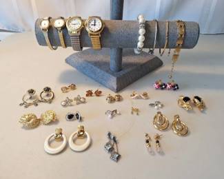 Large Assorted Jewelry Lot  Watches, Bracelets  Earrings Pierced, ClipOn  ScrewBack