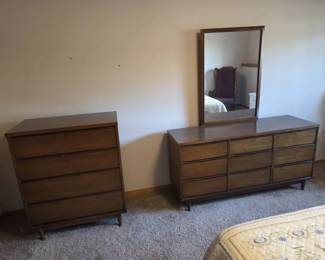 4Piece MidCentury Style Bedroom Set  Full Queen Bed, Dresser, Chest  Nightstand