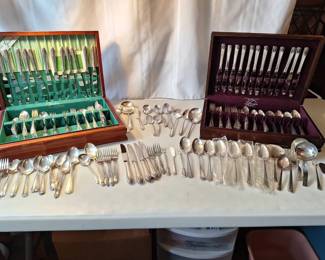 Large Assorted Flatware Lot  Rogers, Oneida  Mixed Patterns Silverplate  Stainless