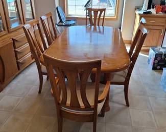 Oak Kitchen Table With 2 Leaves 6 Chairs