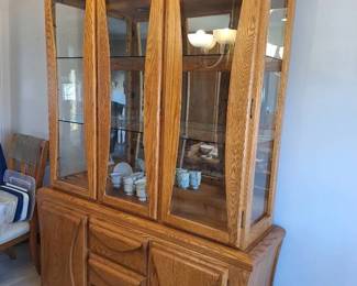 Oak Lighted China Cabinet   Hutch with Glass Display Top