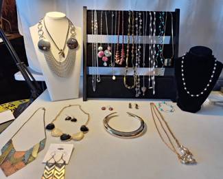 Necklace Variety Plus 4 Matching Earrings And Bracelet