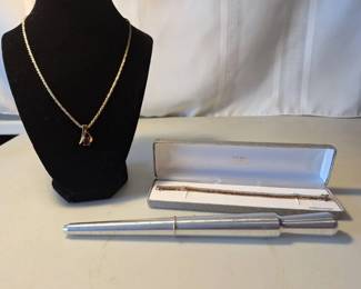 01 14kt Necklace, 18kt Ring And 18 kt Diamond Accent Bracelet