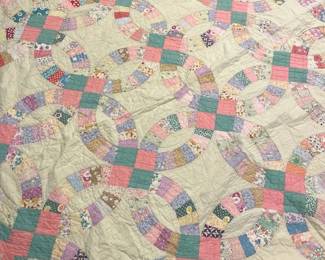 Colorful Double Wedding Ring Pattern Quilt