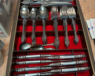 FULL SET gorgeous Oneida flatware