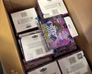 1997-98 Fleer Basketball retail hobby box, which includes "Soaring Stars" and "Total 'O'" insert sets, as well as over 35 rookie cards.