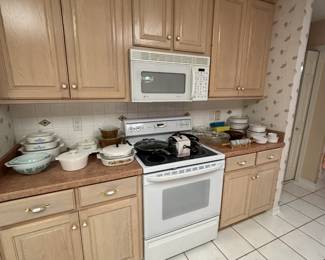 VINTAGE PYREX GALORE